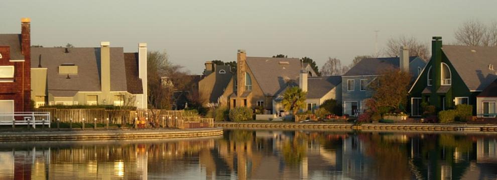 Houses on Lagoon