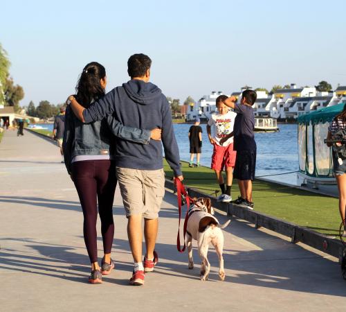 Foster City image of lagoon and people