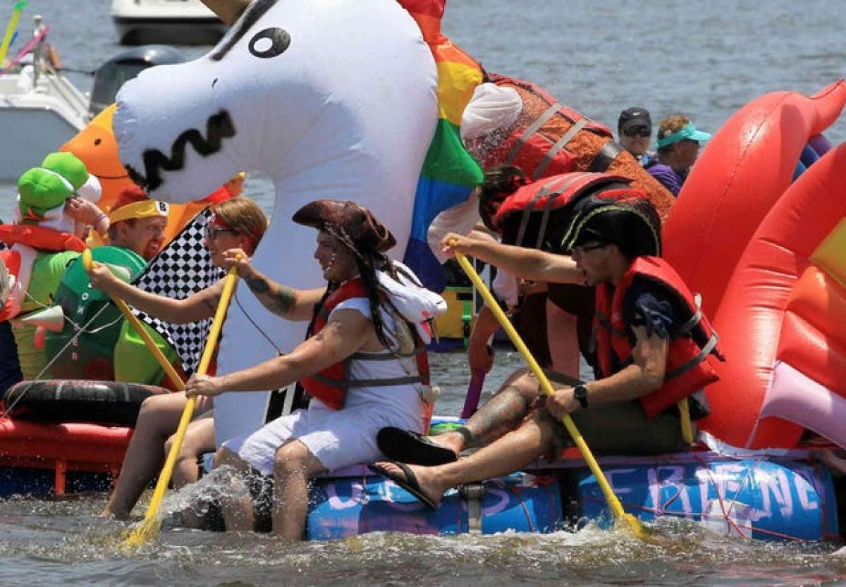 Raft race pic